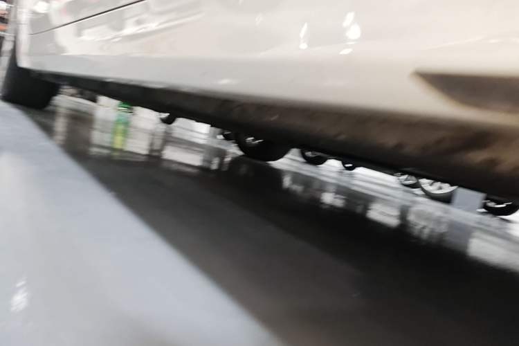 Used BMW 5 Series New Energy 2019 Updated Version 530Le Luxury Package Right Side Sill