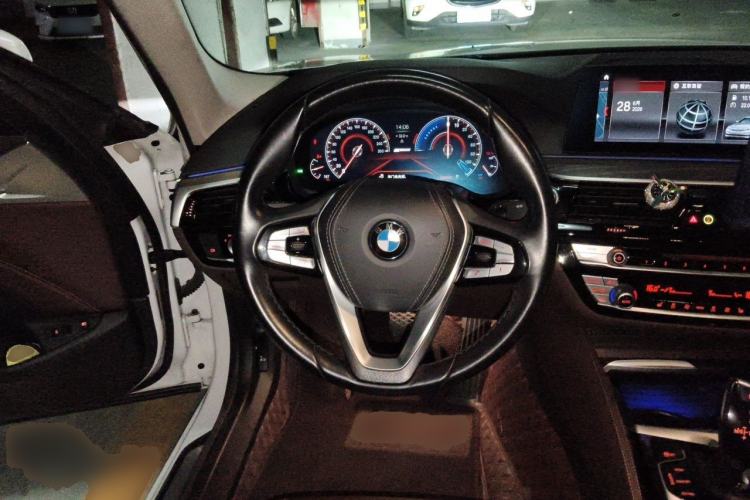 Used BMW 5 Series New Energy 2019 Updated Version 530Le Luxury Package Steering Wheel