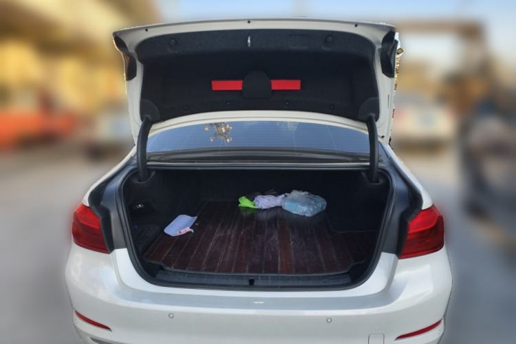 Used BMW 5 Series New Energy 2019 530Le Luxury Package Trunk