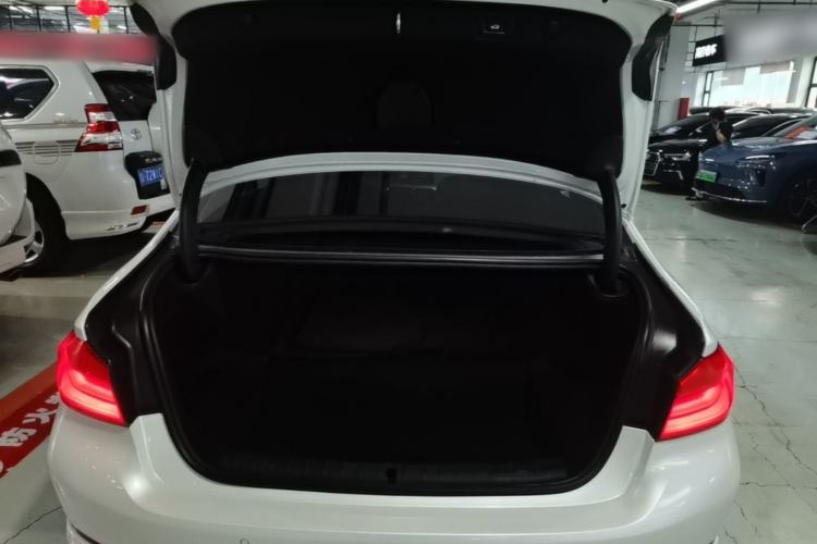 Used BMW 5 Series New Energy 2019 530Le Pioneer Edition Trunk