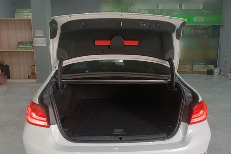 Used BMW 5 Series New Energy 2019 Updated 530Le Pioneer Edition Trunk