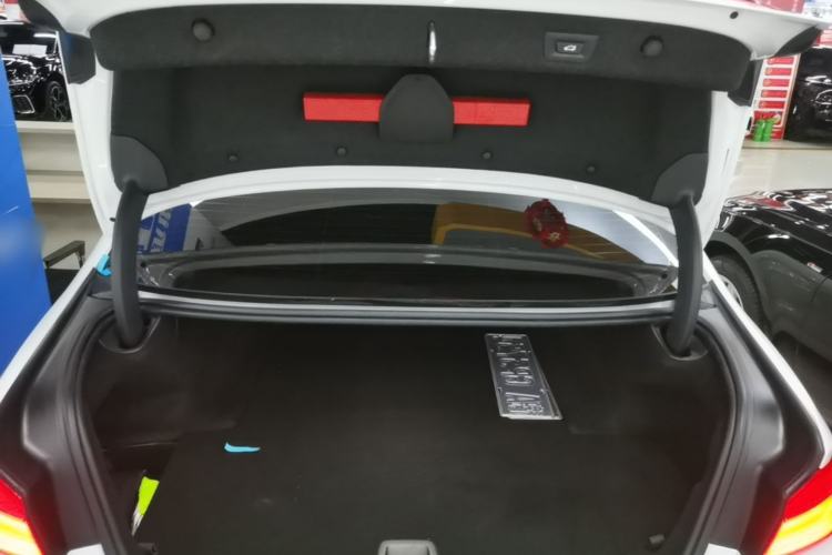 Used BMW 5 Series New Energy 2019 Updated 530Le Pioneer Edition Trunk