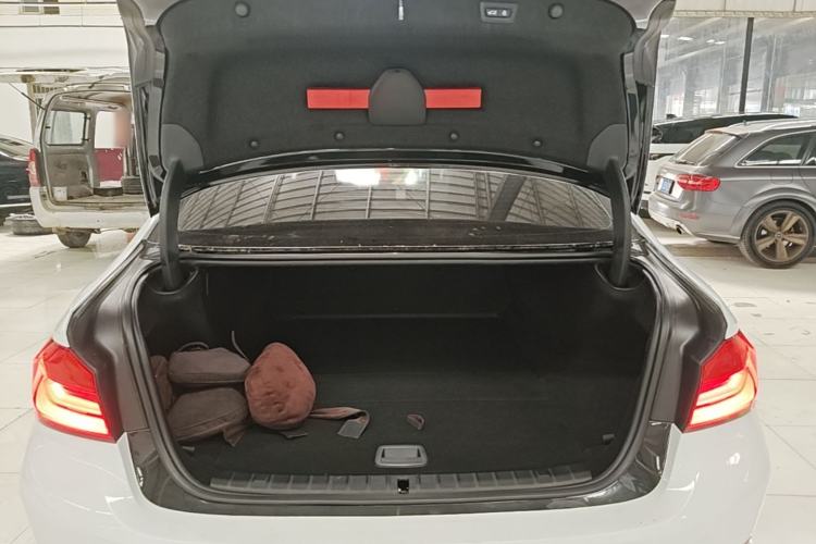 Used BMW 5 Series New Energy 2019 Updated Version 530Le Luxury Package Trunk