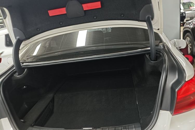 Used BMW 5 Series New Energy 2019 530Le Luxury Package Trunk