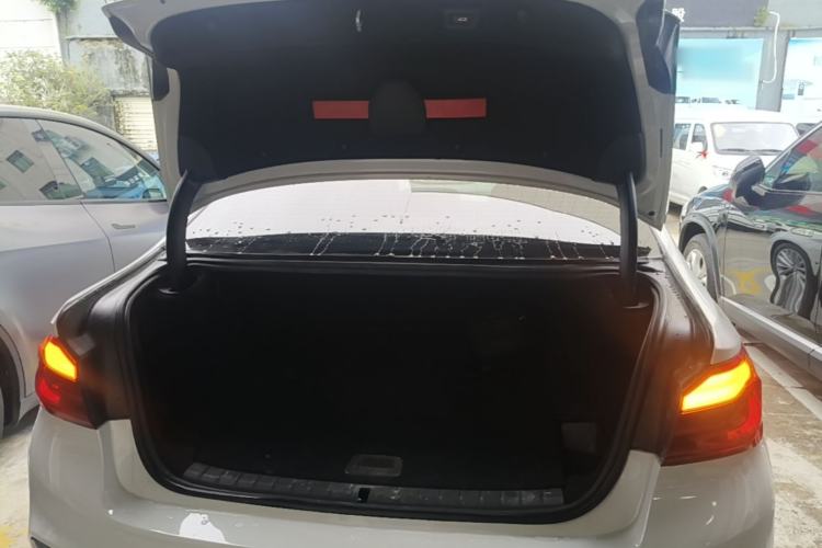 Used BMW 5 Series New Energy 2019 Updated Version 530Le Luxury Package Trunk
