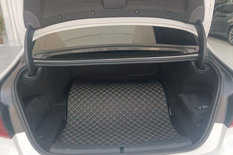 Used BMW 5 Series New Energy 2019 Updated Version 530Le Luxury Package Trunk