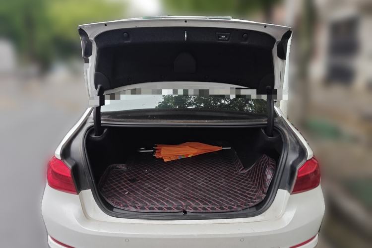 Used BMW 5 Series New Energy 2019 Updated 530Le Pioneer Edition Trunk