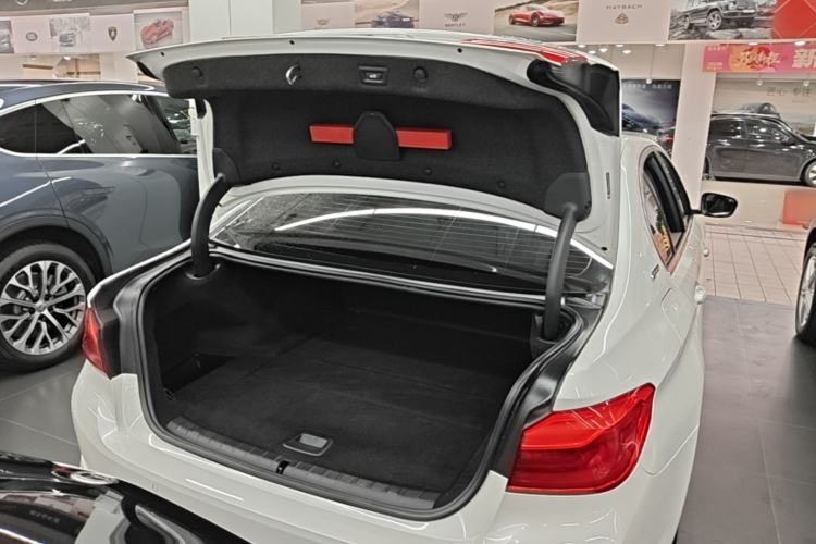 Used BMW 5 Series New Energy 2019 530Le Luxury Package Trunk