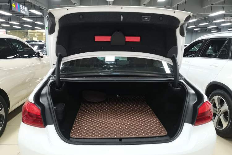 Used BMW 5 Series New Energy 2019 Updated Version 530Le Luxury Package Trunk