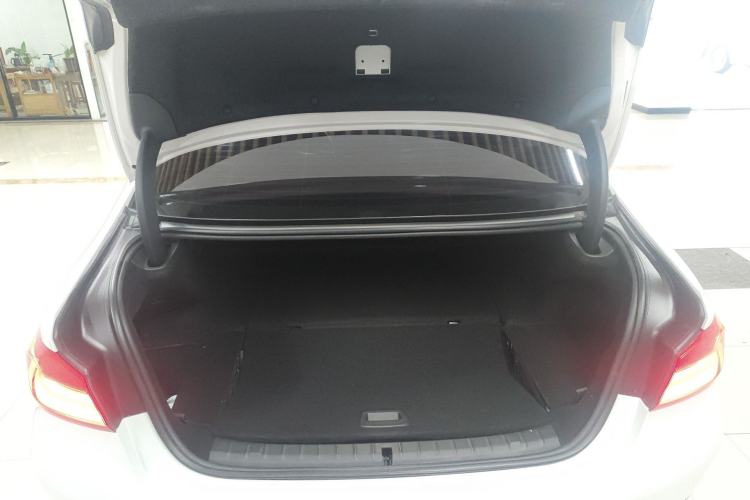 Used BMW 5 Series New Energy 2019 530Le Luxury Package Trunk