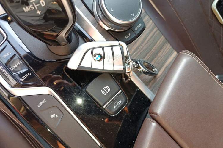 Used BMW 5 Series New Energy 2019 Updated Version 530Le Luxury Package Vehicle Key