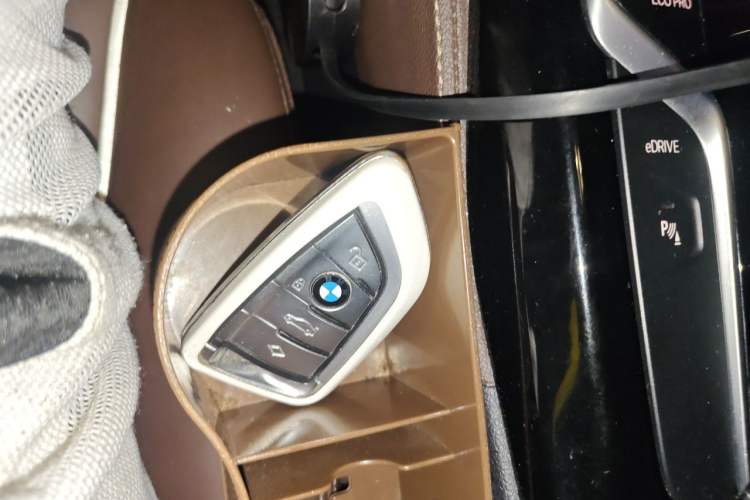 Used BMW 5 Series New Energy 2019 530Le Luxury Package Vehicle Key