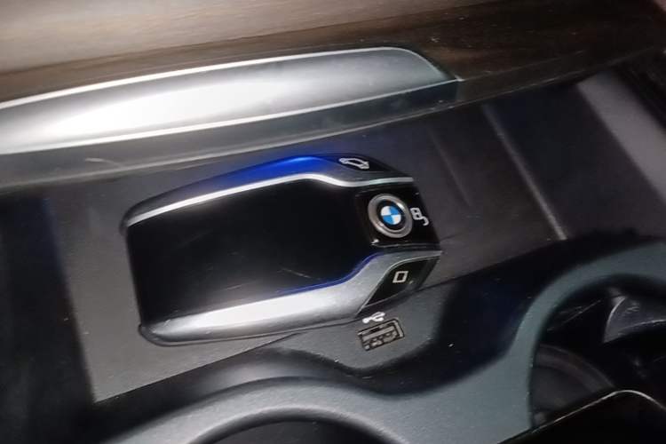 Used BMW 5 Series New Energy 2019 Updated 530Le Pioneer Edition Vehicle Key