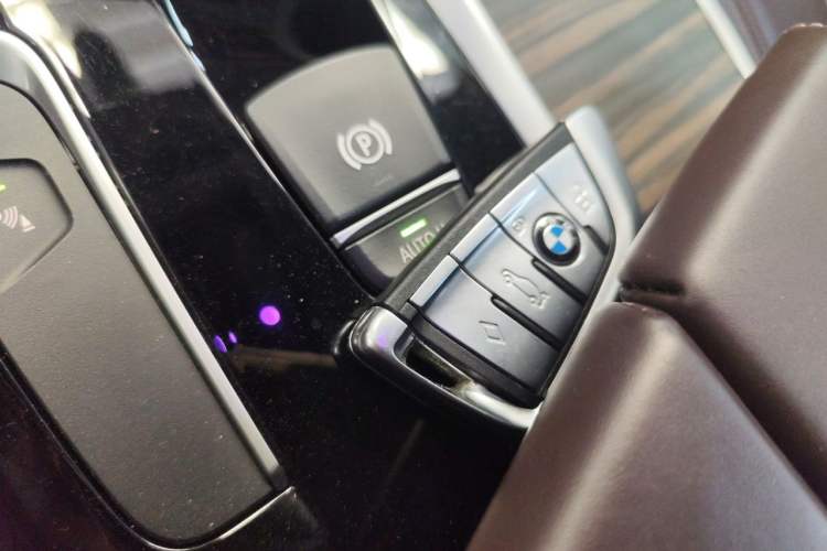 Used BMW 5 Series New Energy 2019 530Le Luxury Package Vehicle Key