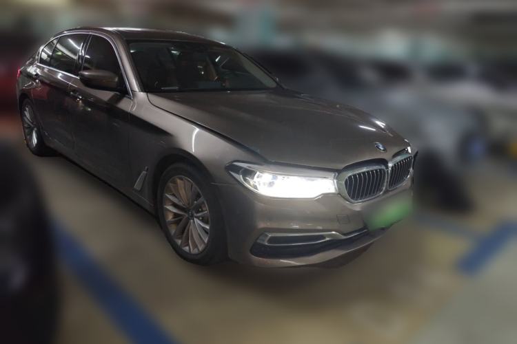 Used BMW 5 Series New Energy 2019 Updated Version 530Le Luxury Package Front Right 45 Deg
