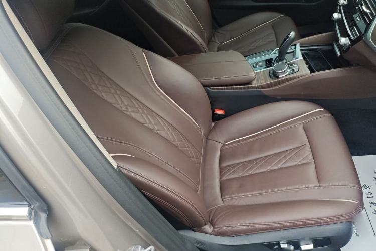 Used BMW 5 Series New Energy 2019 530Le Luxury Package Right Front Seat