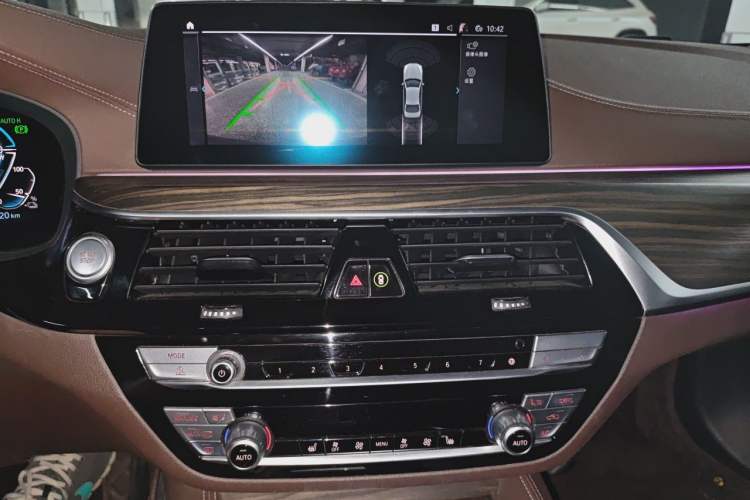 Used BMW 5 Series New Energy 2020 530Le Luxury Package Audio And AC Panel