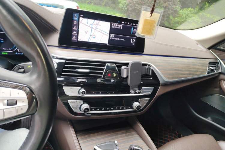 Used BMW 5 Series New Energy 2020 Mileage Upgrade Version 530Le Pioneer Edition Audio And AC Panel