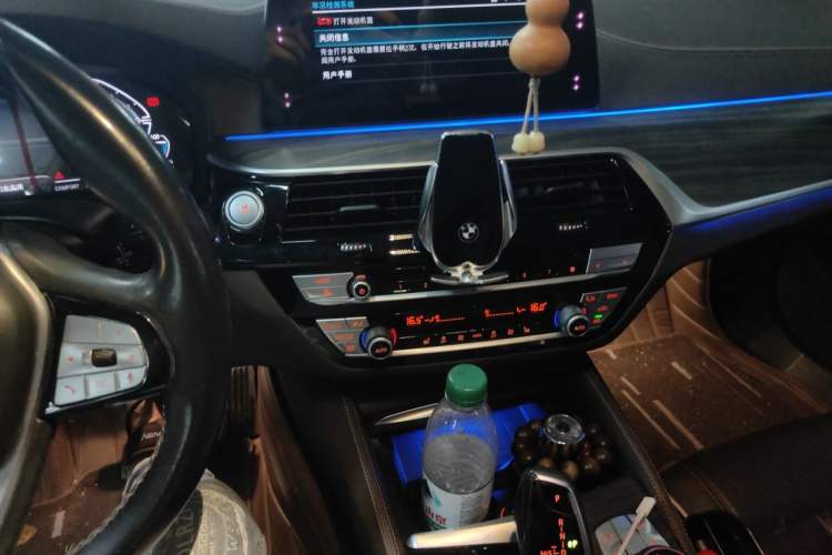 Used BMW 5 Series New Energy 2020 530Le Luxury Package Audio And AC Panel