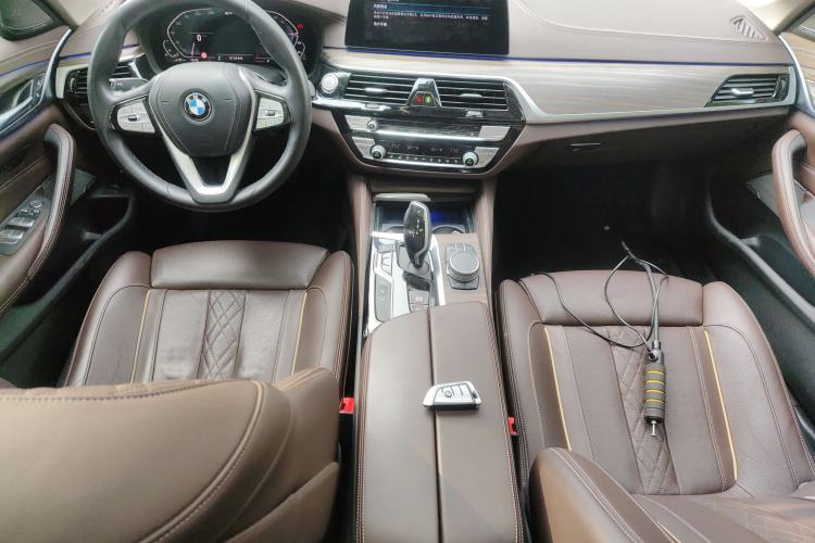Used BMW 5 Series New Energy 2020 Mileage Upgrade Version 530Le Pioneer Edition Center Console