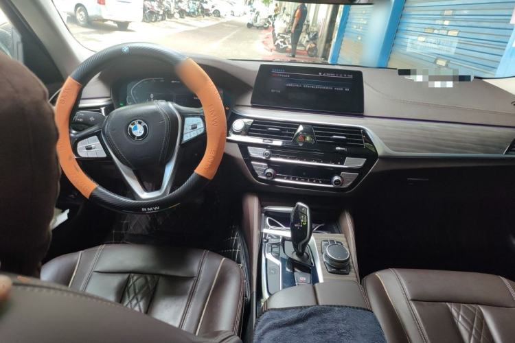 Used BMW 5 Series New Energy 2020 Mileage Upgrade Version 530Le Luxury Package Center Console