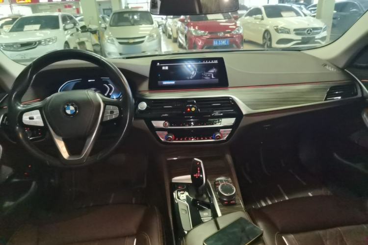 Used BMW 5 Series New Energy 2020 Mileage Upgrade Version 530Le Pioneer Edition Center Console