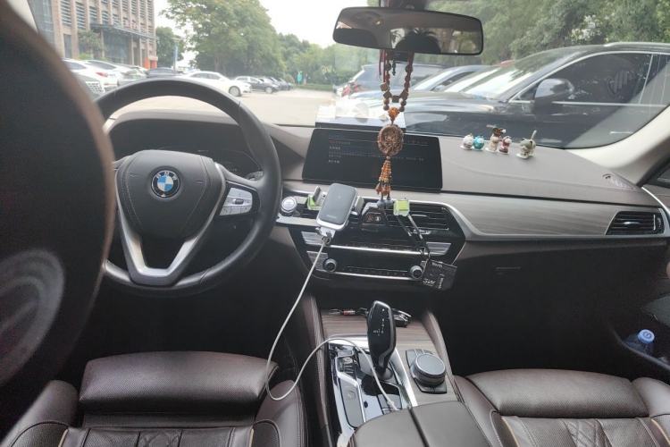 Used BMW 5 Series New Energy 2020 Mileage Upgrade Version 530Le Pioneer Edition Center Console
