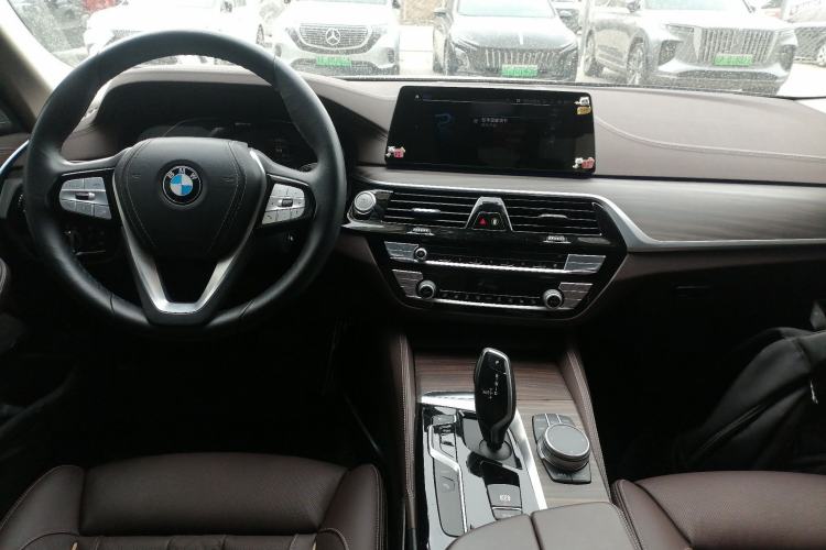 Used BMW 5 Series New Energy 2020 Mileage Upgrade Version 530Le Pioneer Edition Center Console