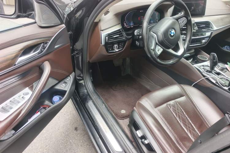 Used BMW 5 Series New Energy 2020 Mileage Upgrade Version 530Le Luxury Package Driver Seat