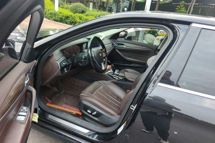 Used BMW 5 Series New Energy 2020 Mileage Upgrade Version 530Le Luxury Package Driver Seat