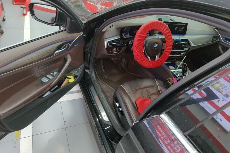 Used BMW 5 Series New Energy 2020 530Le Luxury Package Driver Seat