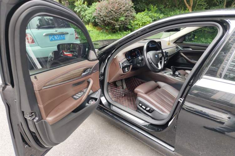 Used BMW 5 Series New Energy 2020 Mileage Upgrade Version 530Le Pioneer Edition Driver Seat