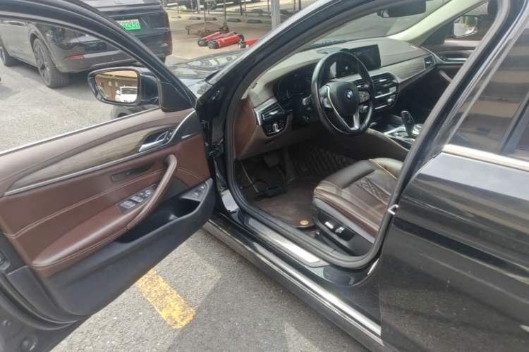 Used BMW 5 Series New Energy 2020 Mileage Upgrade Version 530Le Luxury Package Driver Seat