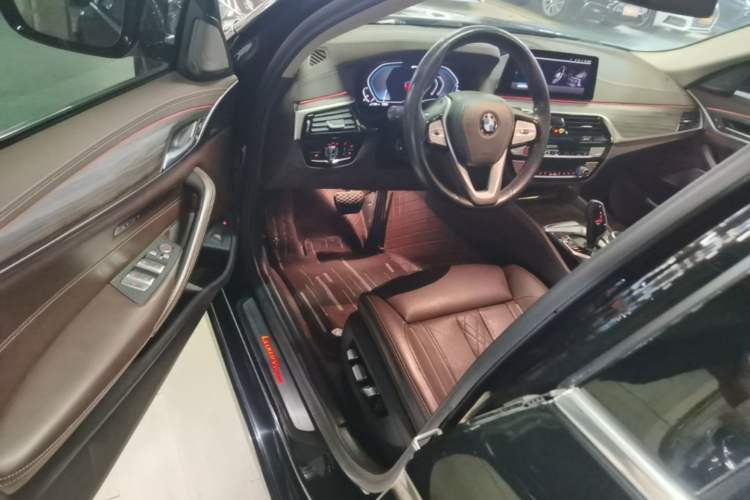 Used BMW 5 Series New Energy 2020 Mileage Upgrade Version 530Le Pioneer Edition Driver Seat