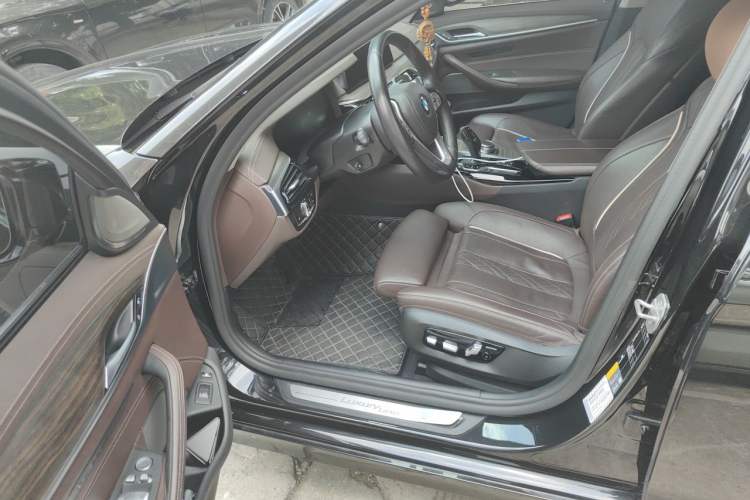 Used BMW 5 Series New Energy 2020 Mileage Upgrade Version 530Le Pioneer Edition Driver Seat