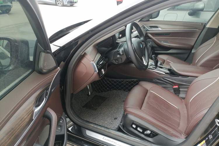 Used BMW 5 Series New Energy 2020 Mileage Upgrade Version 530Le Pioneer Edition Driver Seat