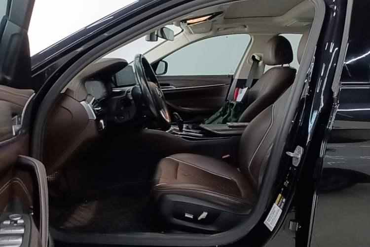 Used BMW 5 Series New Energy 2020 Mileage Upgrade Version 530Le Luxury Package Driver Seat