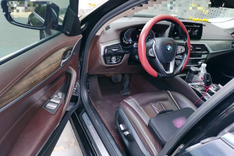 Used BMW 5 Series New Energy 2020 530Le Luxury Package Driver Seat