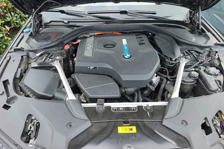 Used BMW 5 Series New Energy 2020 Mileage Upgrade Version 530Le Luxury Package Engine Bay