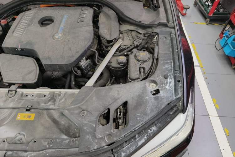 Used BMW 5 Series New Energy 2020 530Le Luxury Package Engine Bay Left