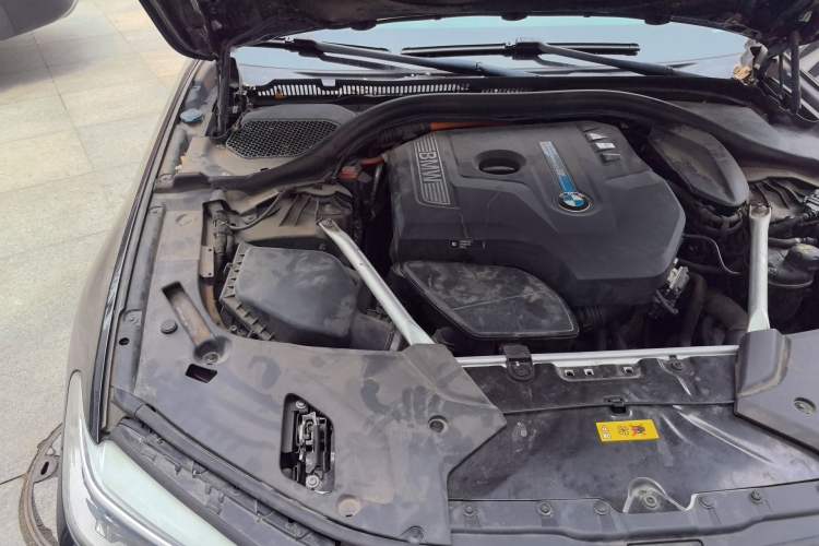 Used BMW 5 Series New Energy 2020 530Le Pioneer Edition Engine Bay Right