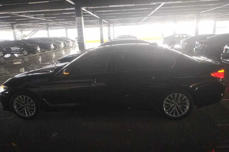 Used BMW 5 Series New Energy 2020 530Le Luxury Package Exterior 3