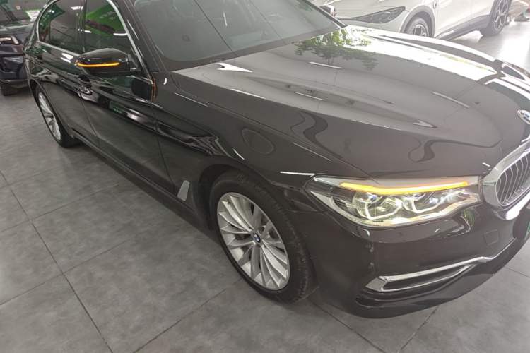 Used BMW 5 Series New Energy 2020 Mileage Upgrade Version 530Le Pioneer Edition Front Right 45 Deg