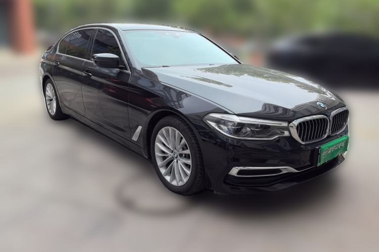 Used BMW 5 Series New Energy 2020 530Le Pioneer Edition Front Right 45 Deg