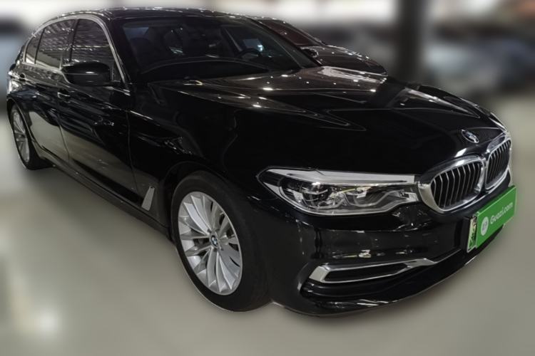 Used BMW 5 Series New Energy 2020 Mileage Upgrade Version 530Le Luxury Package Front Right 45 Deg