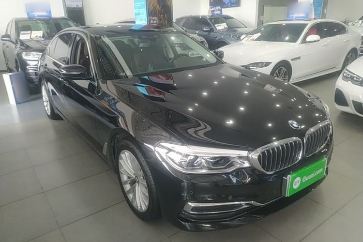 Used BMW 5 Series New Energy 2020 Mileage Upgrade Version 530Le Luxury Package Front Right 45 Deg