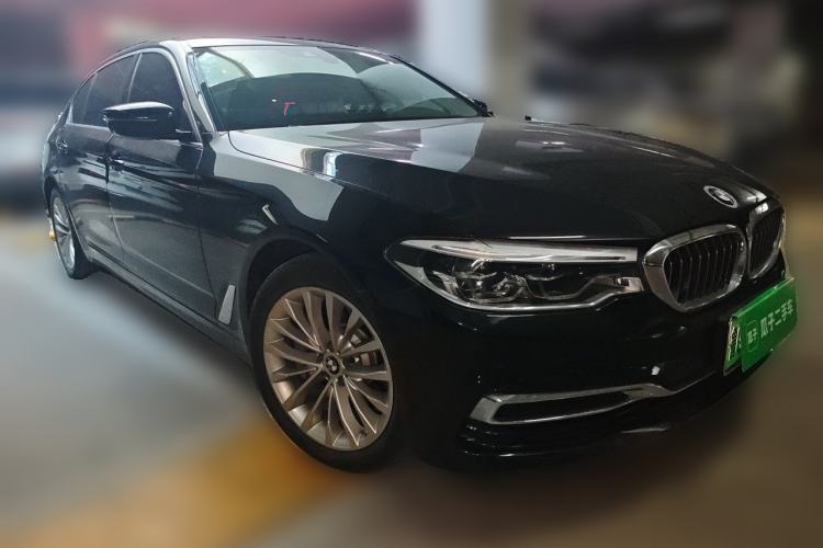 Used BMW 5 Series New Energy 2020 Mileage Upgrade Version 530Le Luxury Package Front Right 45 Deg