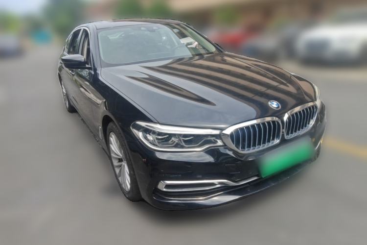 Used BMW 5 Series New Energy 2020 Mileage Upgrade Version 530Le Luxury Package Front Right 45 Deg