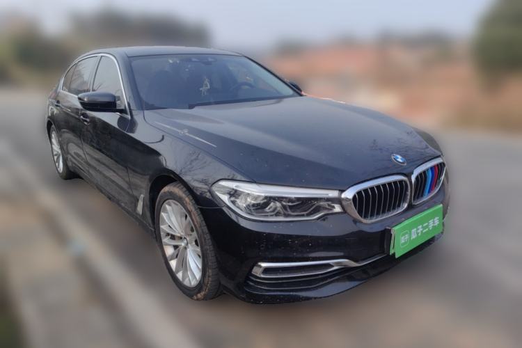 Used BMW 5 Series New Energy 2020 Mileage Upgrade Version 530Le Luxury Package Front Right 45 Deg