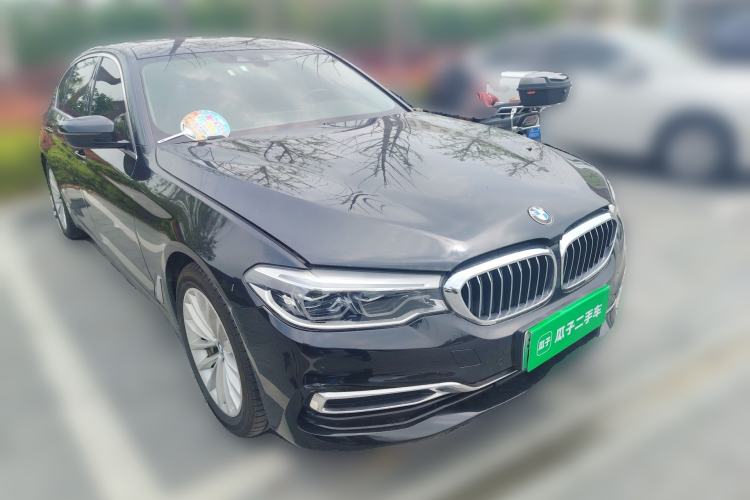 Used BMW 5 Series New Energy 2020 Mileage Upgrade Version 530Le Luxury Package Front Right 45 Deg